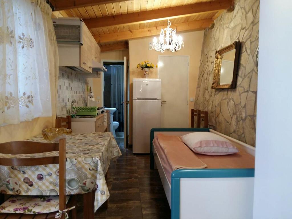 Kristallia Rooms モナスティラキ エクステリア 写真